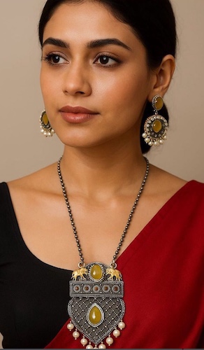 Artificial  Metal necklace