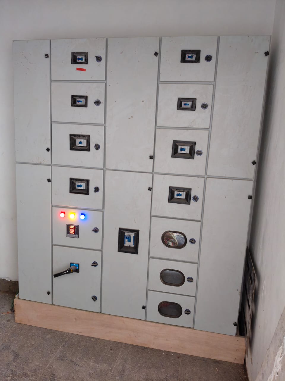 Distribution panel