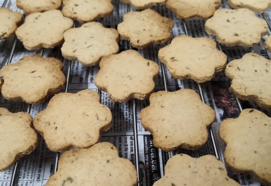 JEERA AJWAIN ATTA COOKIES ( SALTY)