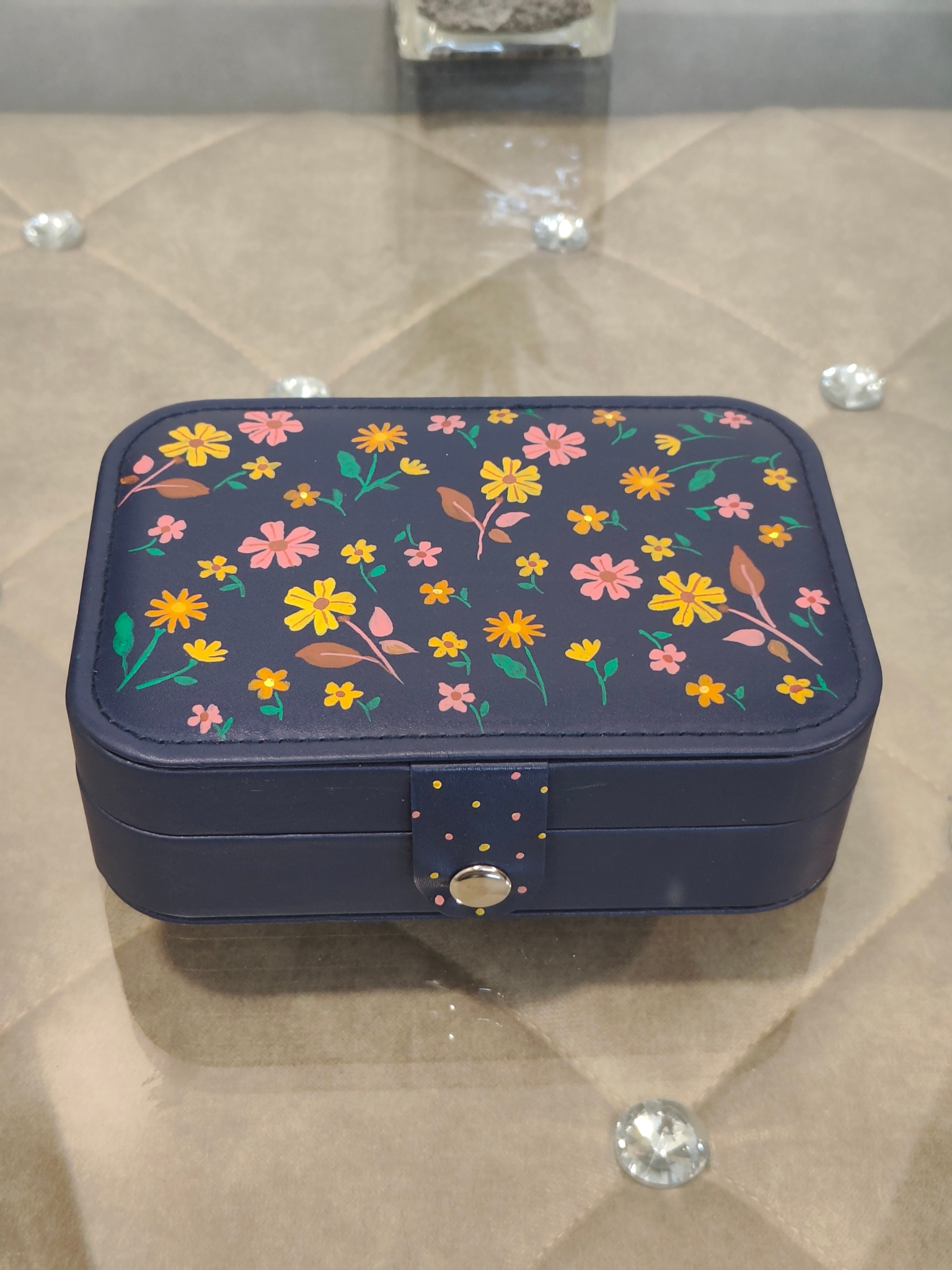 Handpainted jewellery organiser 