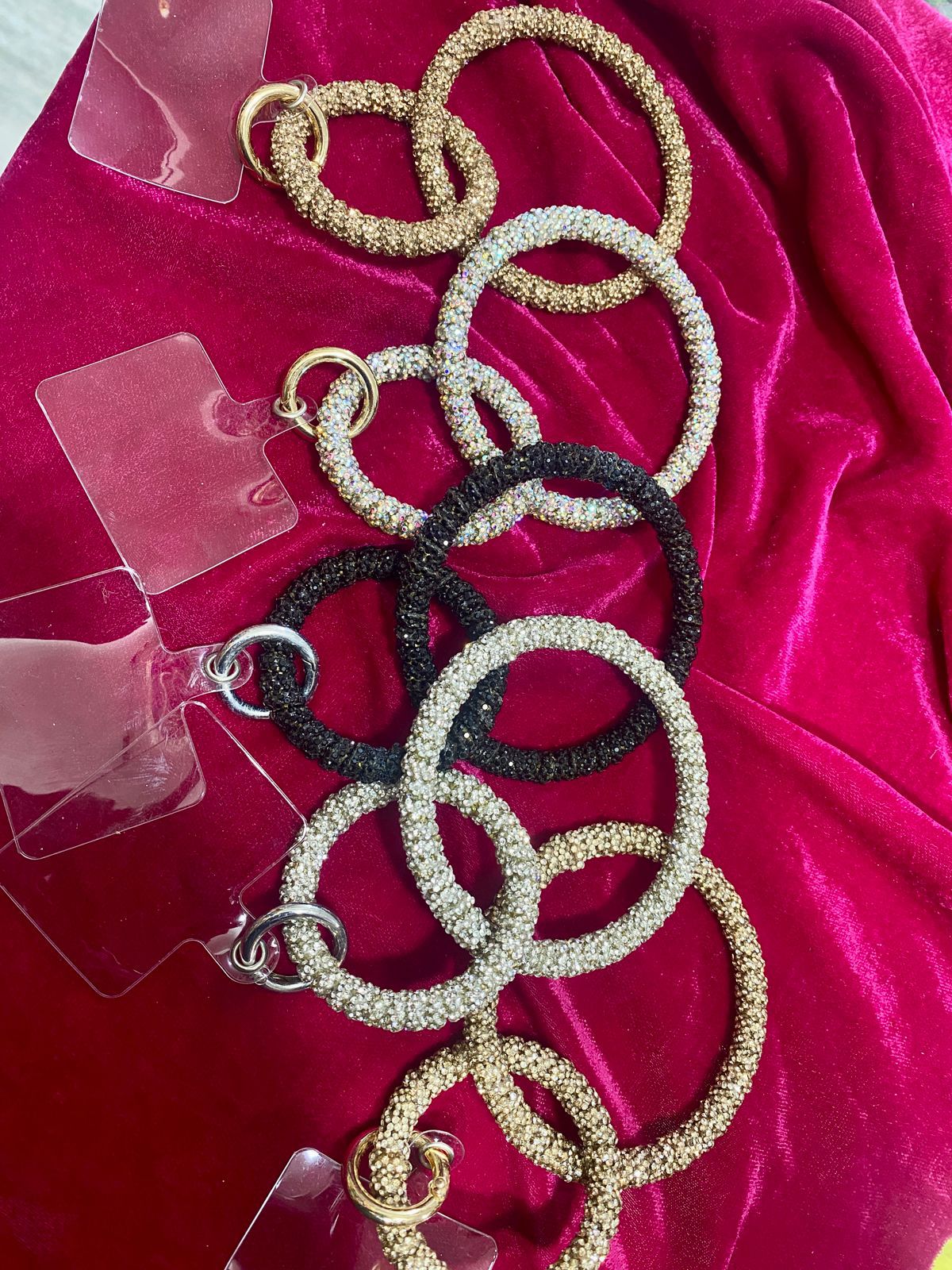 Crystal Wrist Loop – A Touch of Glam for Every Call