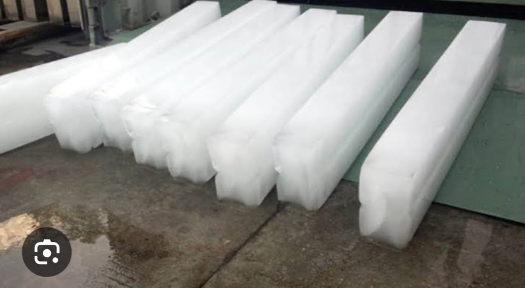 Ice dealer