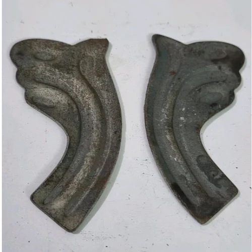 4in Iron Lilly Leaf Door Fittings