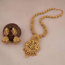 Gold jewellery manufacturer specializing in necklace, bracelet, and bridal jewellery.