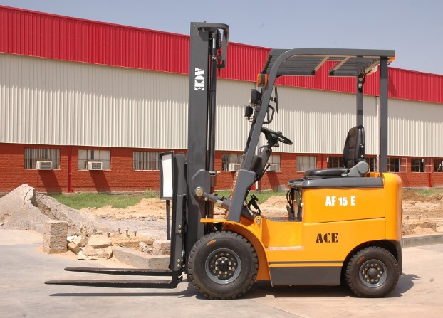 forklift industrial solid tyres, industrial hydraulic stackers, and 2.5-ton hand pallet trucks. These products relate to material handling and industrial forklift equipment.