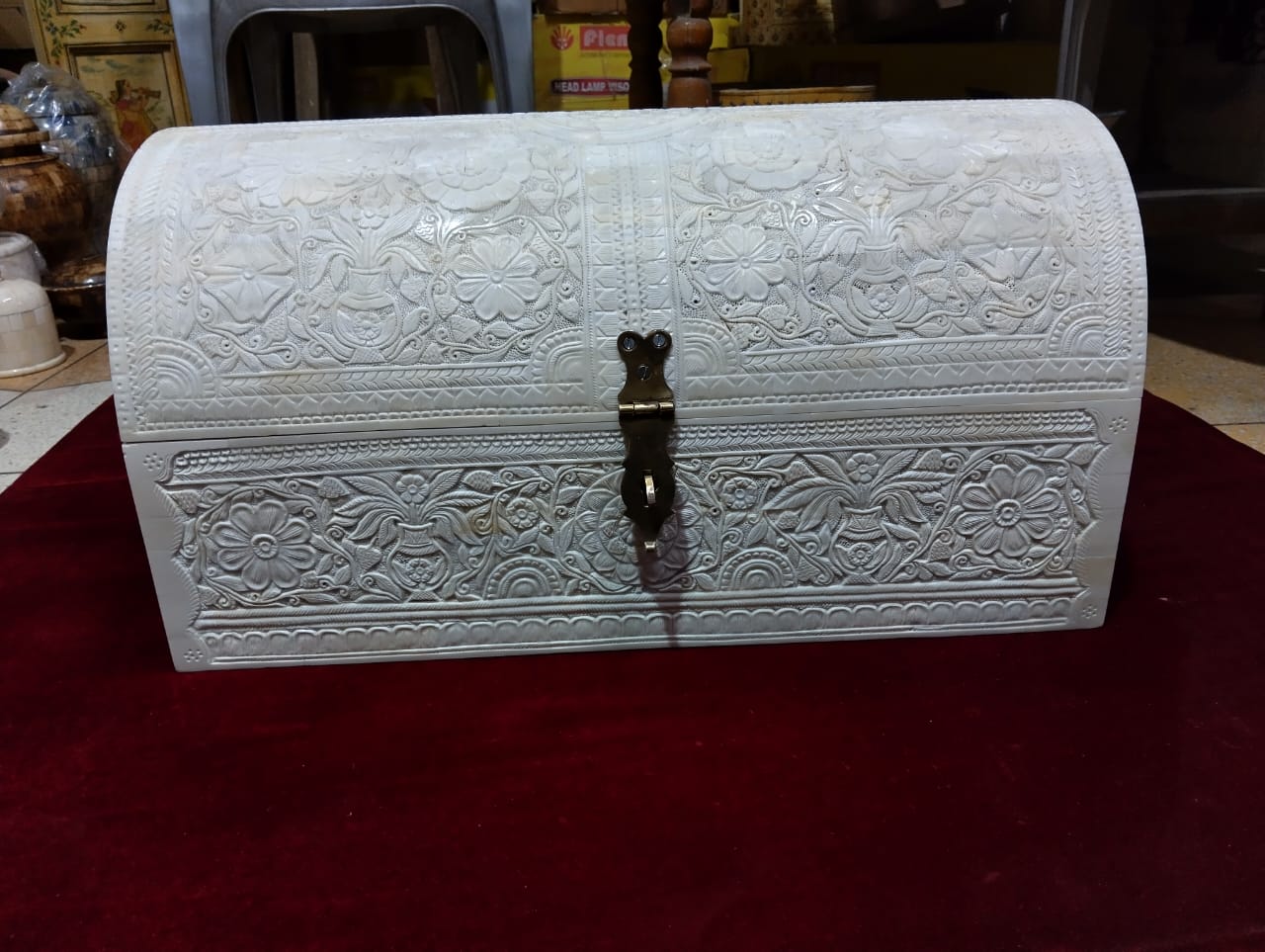 Hand carved bone and wooden Haf round box