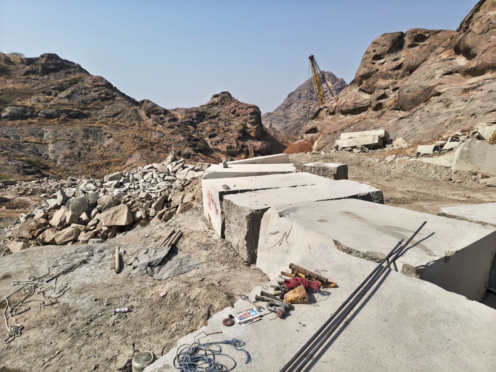 Deora Gold Green Brown Granite Blocks 