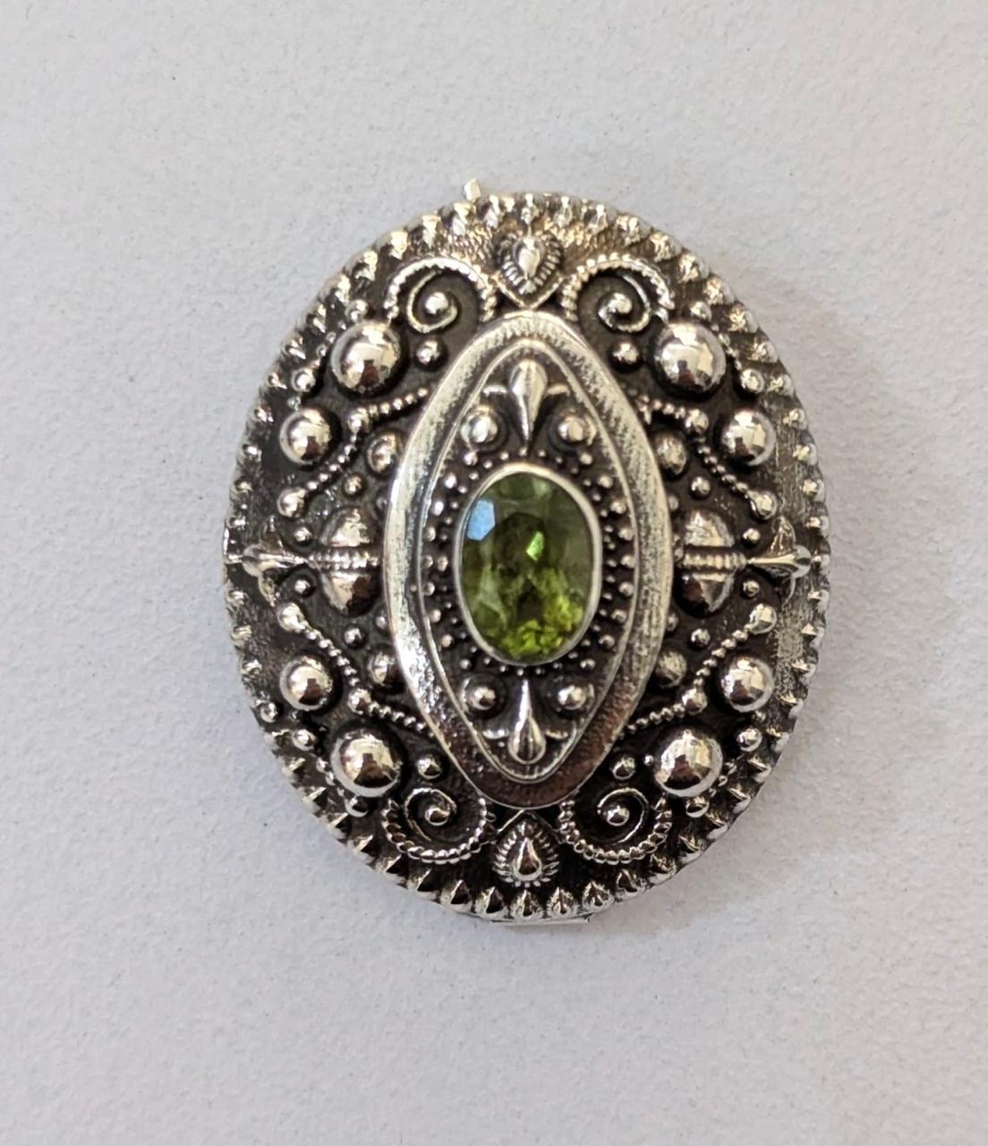 Sterling silver brooch, unisex jewelry, natural peridot gemstone, gifting option in weddings
