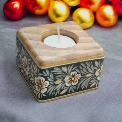 WOODEN PLANTER & CANDLE