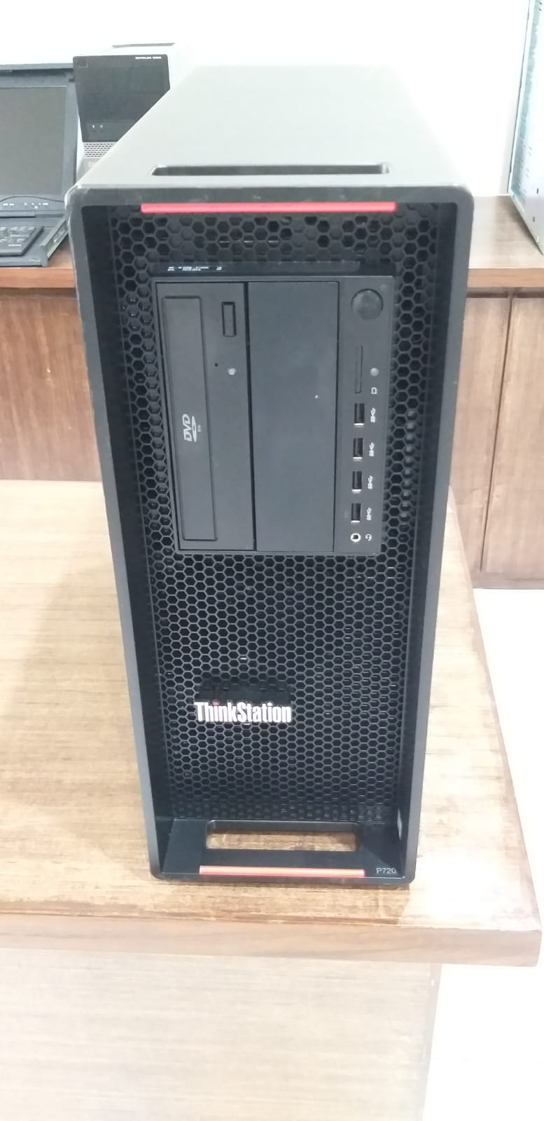 Refurb Lenovo ThinkStation P720 Workstation