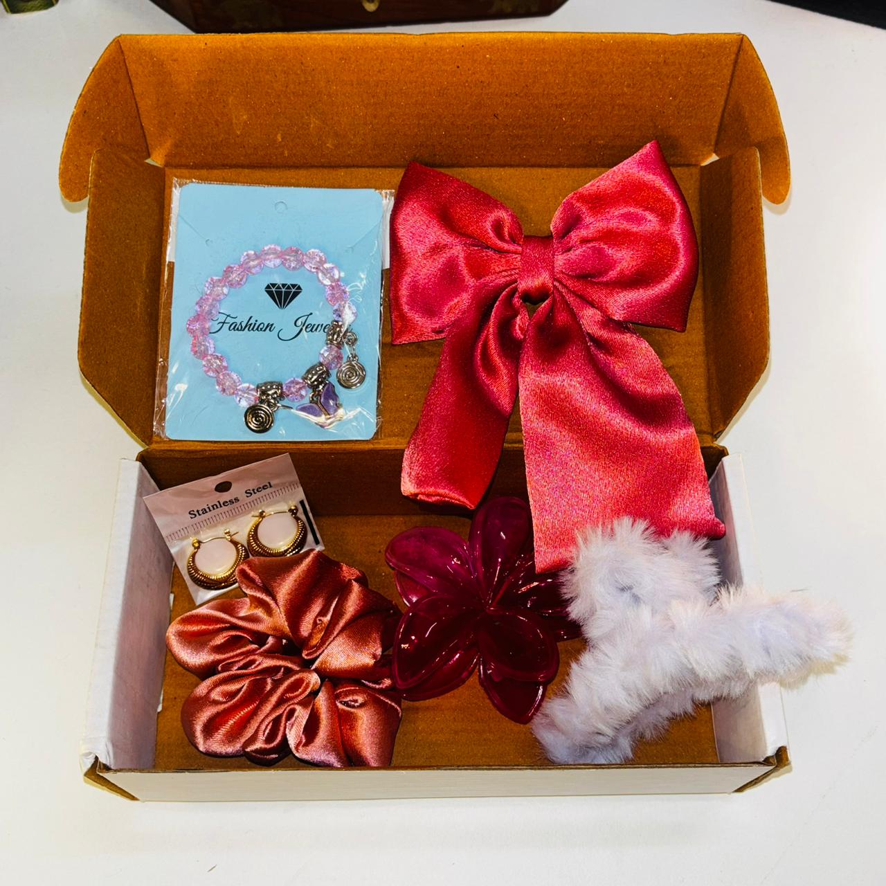 Cute Accessories Gift Hamper – Perfect Budget Surprise 