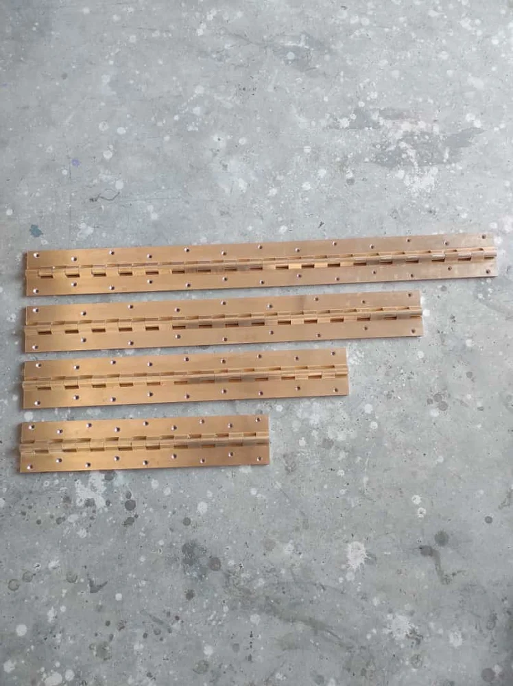 S.M. Rly Hinges Brass