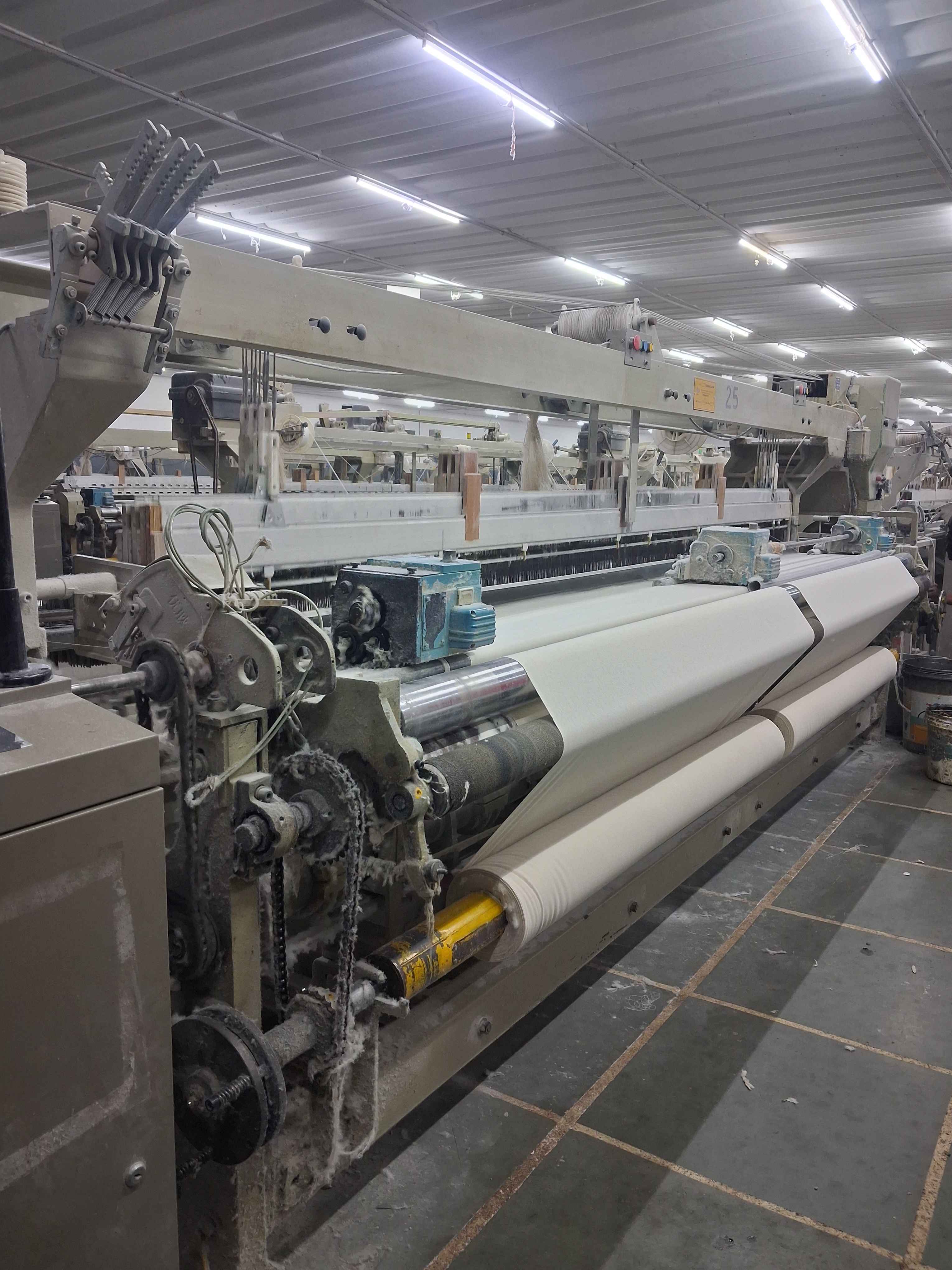 Cotton and poly cotton auto looms 