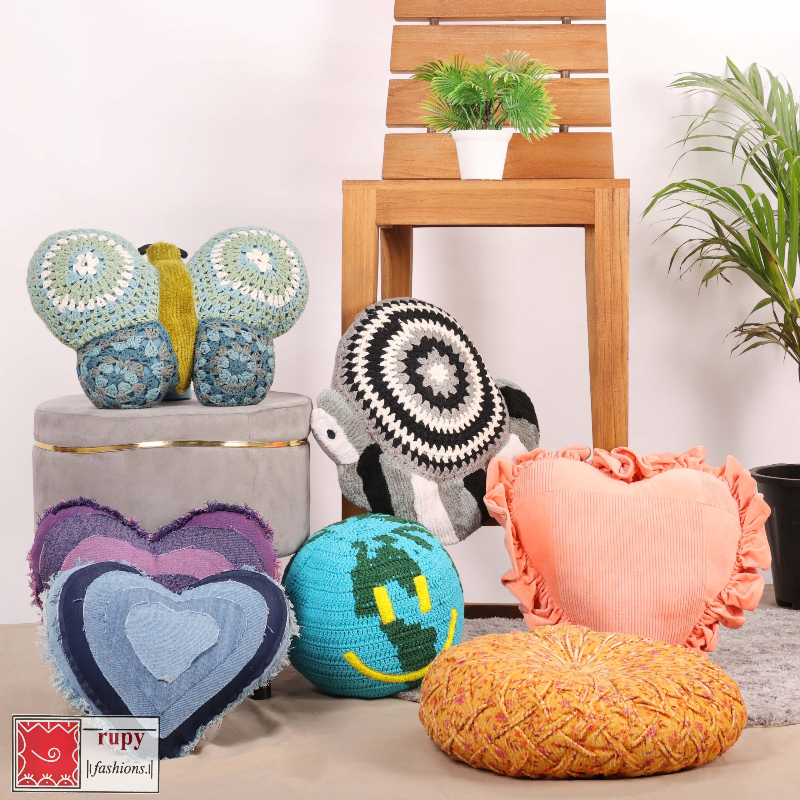  Cushions (Living)