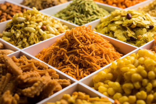 Snacks & Namkeen 